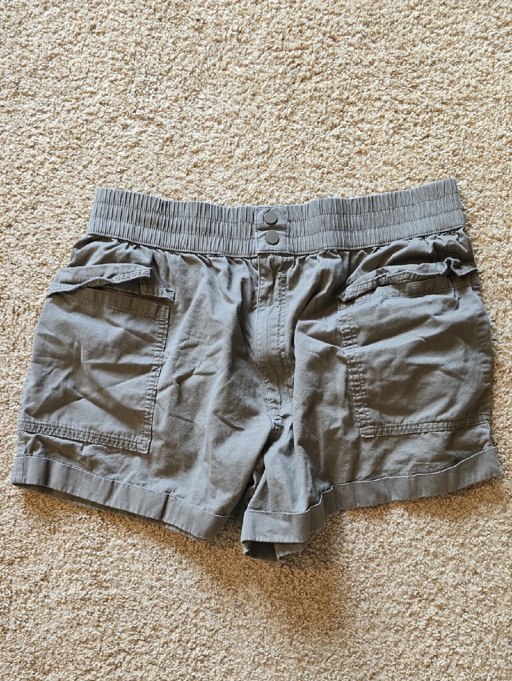 Abercrombie & Fitch Women's Gray Elastic-Waist Cargo Shorts